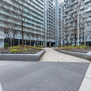 Planurstay - 2br & 2bth At 300 Front Street West , Toronto Canada