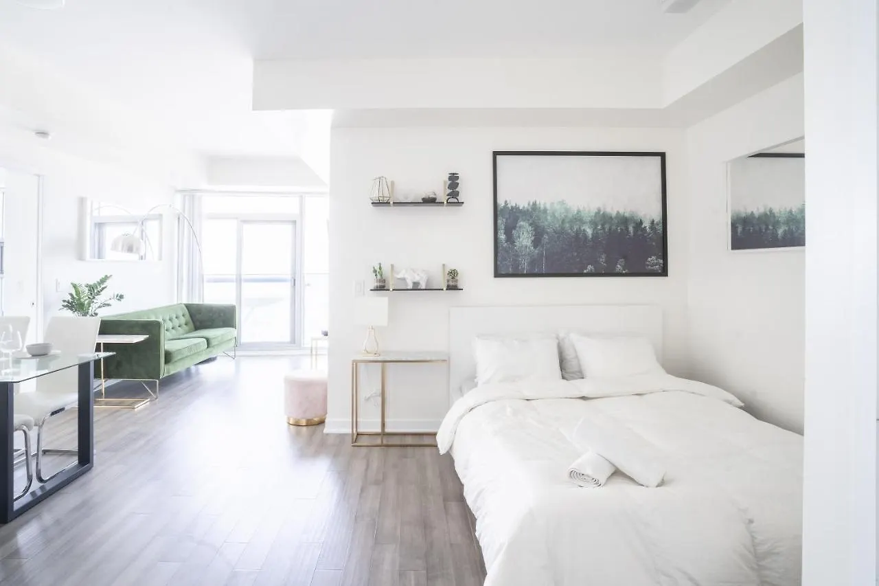 Beautiful Luxurious Modern Condo With Breathtaking Views Toronto 0*,  Canada