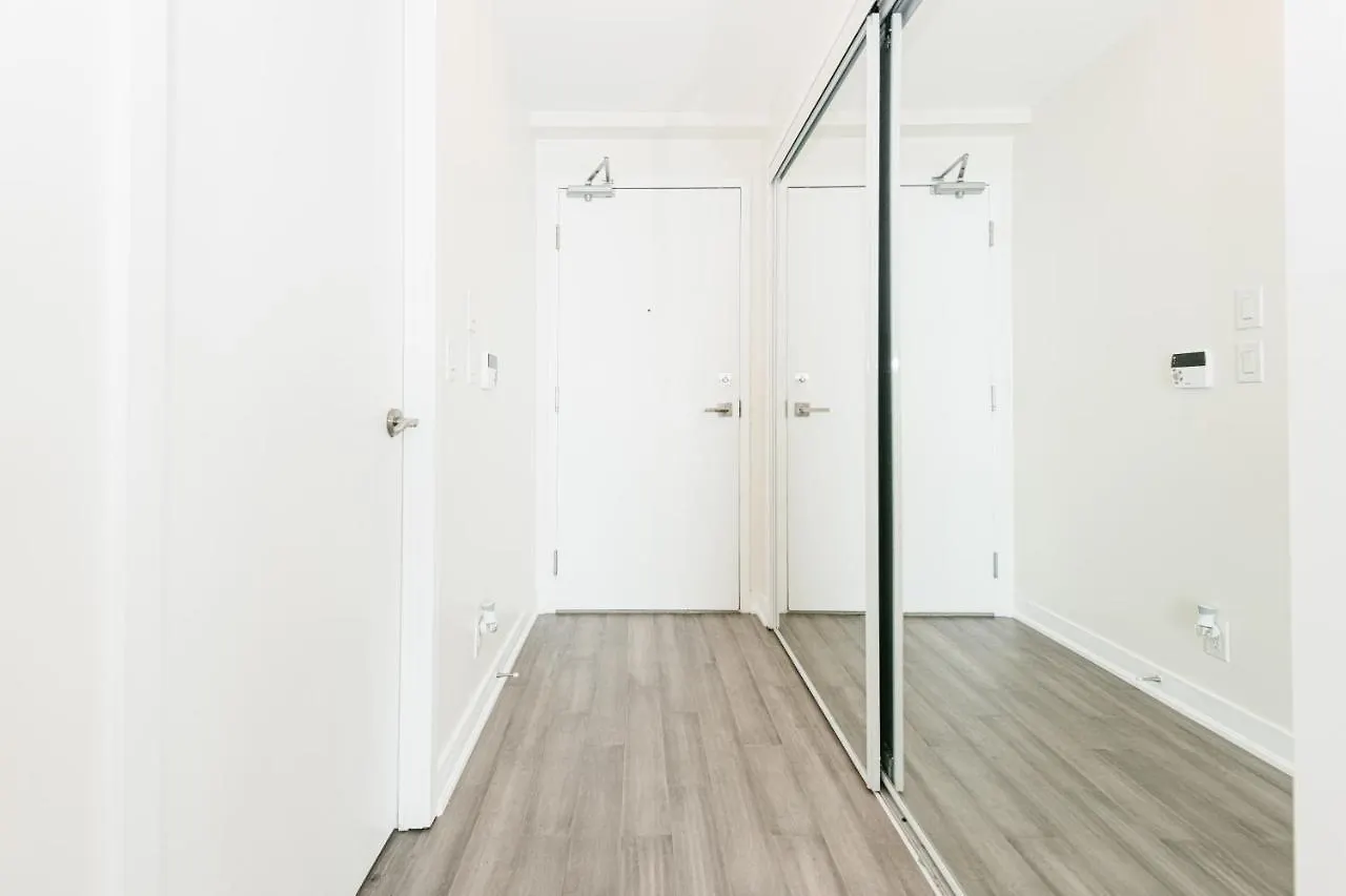Beautiful Luxurious Modern Condo With Breathtaking Views Toronto Canada